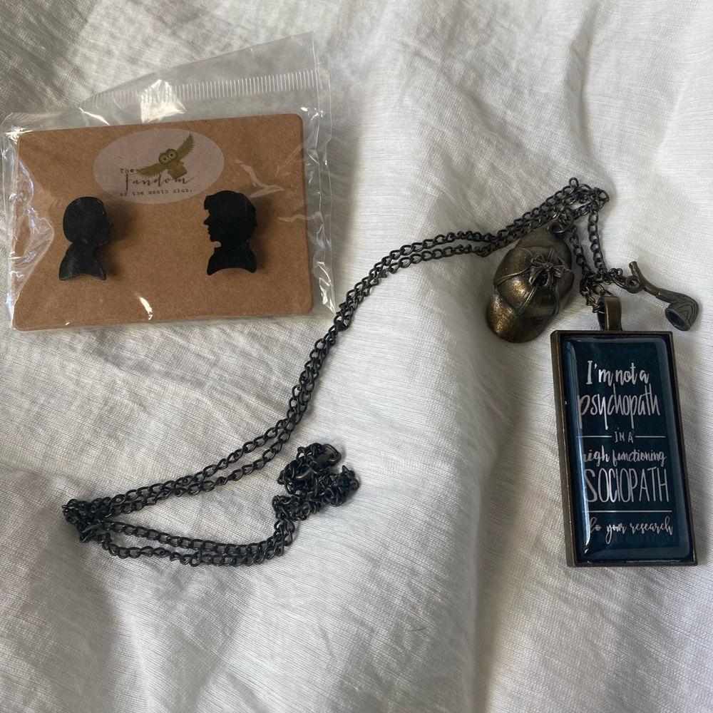 Sherlock Holmes Jewelry Set - Necklace and Earrings